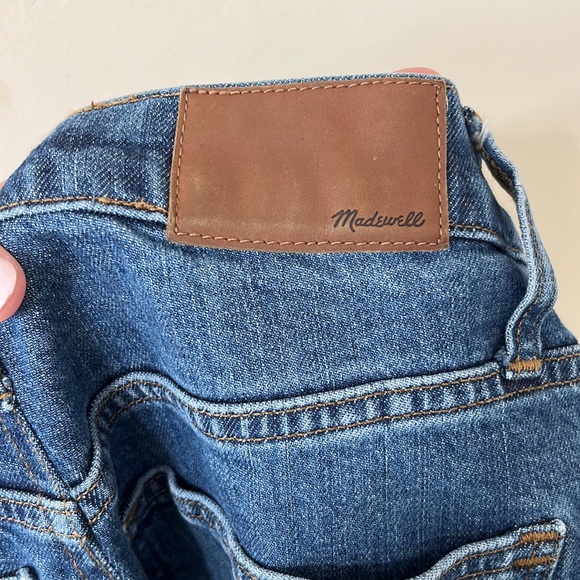 Madewell The High-Rise Slim Boyjean Medium Wash Distressed Hem Size 27 - Picture 12 of 12